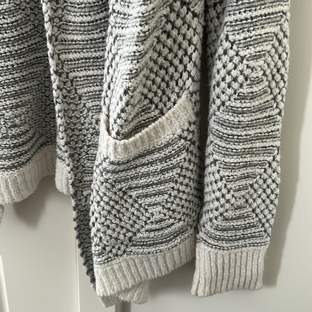 Cardigan - Picture 3 of 7